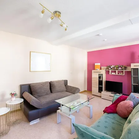 In Der Naehe Des Skigebietes Battenberg, Cleaning Included Apartment